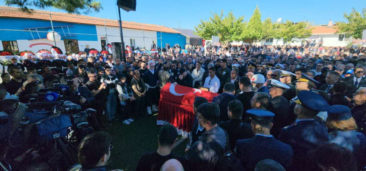 Fotoğrafını Babası Taşıdı: Milas Şehidini Gözyaşlarıyla Uğurladı 24